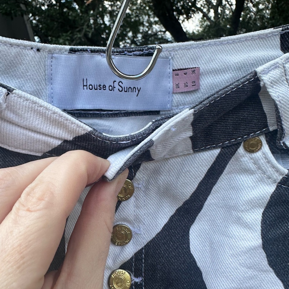 House of Sunny Zebra Print Button-Fly Jeans - Picture 4 of 6
